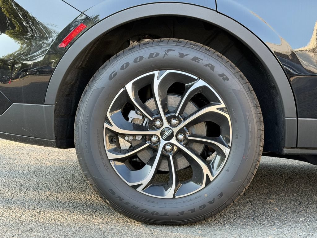 New 2026 Lincoln Nautilus Premier w/ Equipment Group 102A AWD/4WD image 6