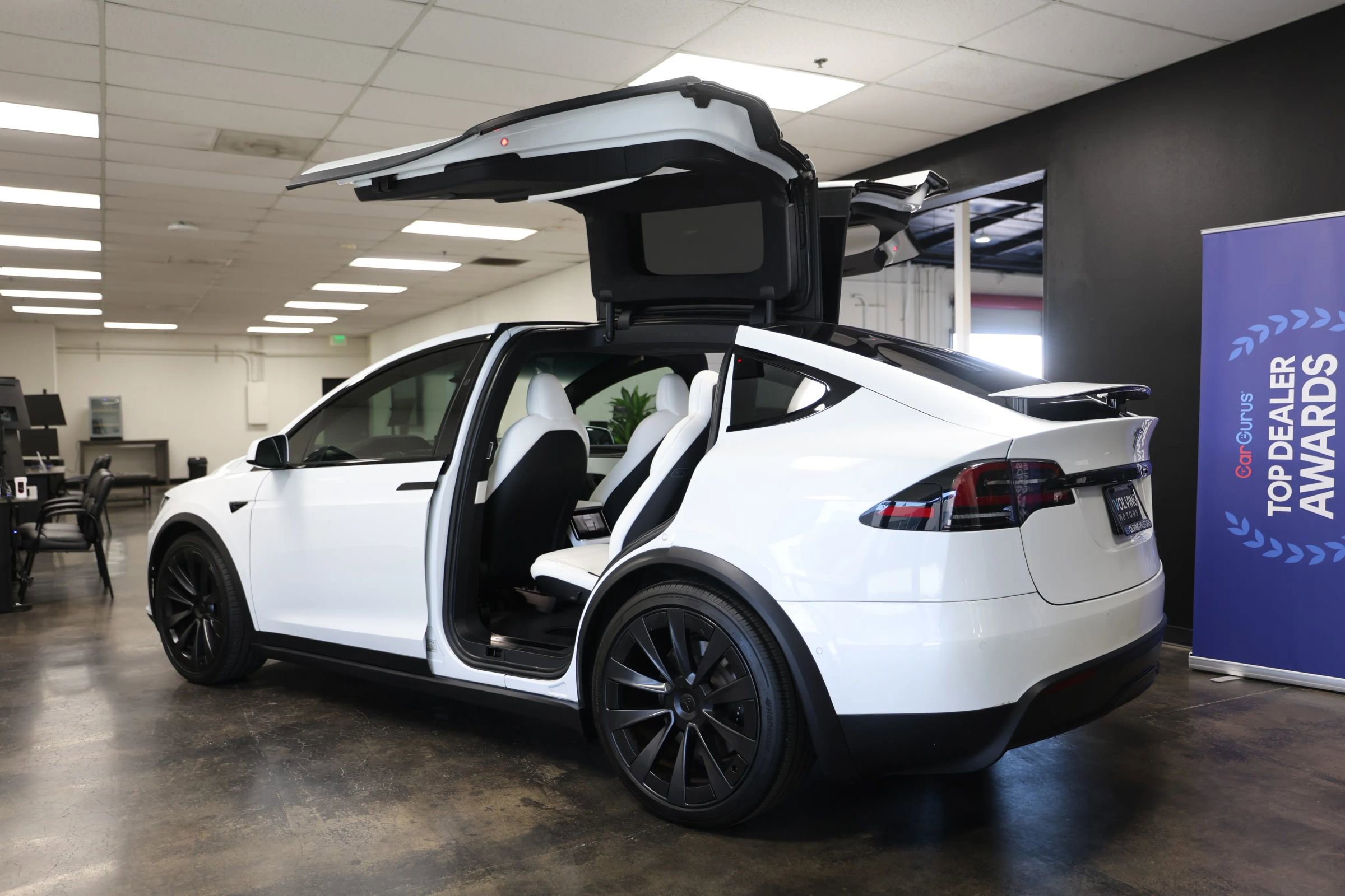 Used 2022 Tesla Model X Plaid image 18