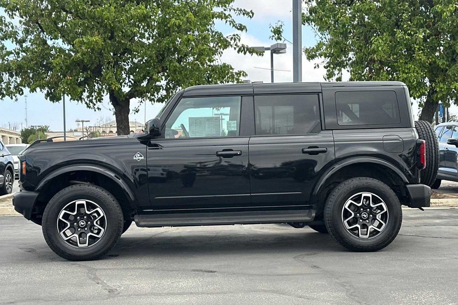 Used 2025 Ford Bronco Outer Banks image 7