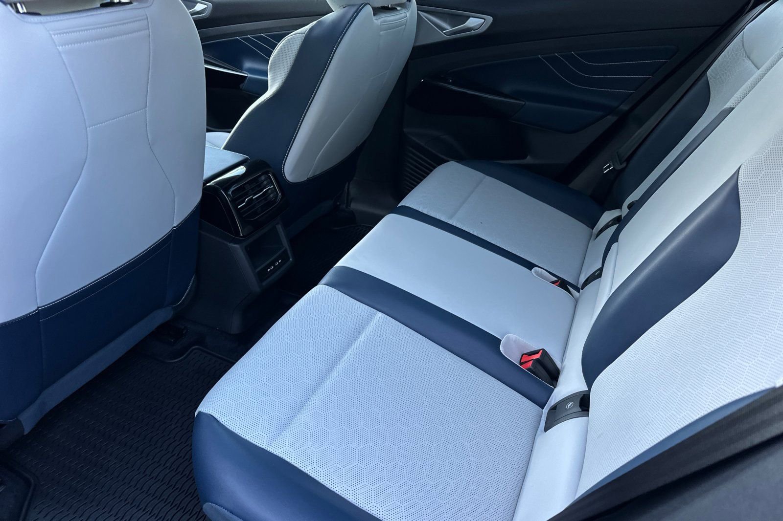 New 2026 Volkswagen ID.4 Pro S image 10