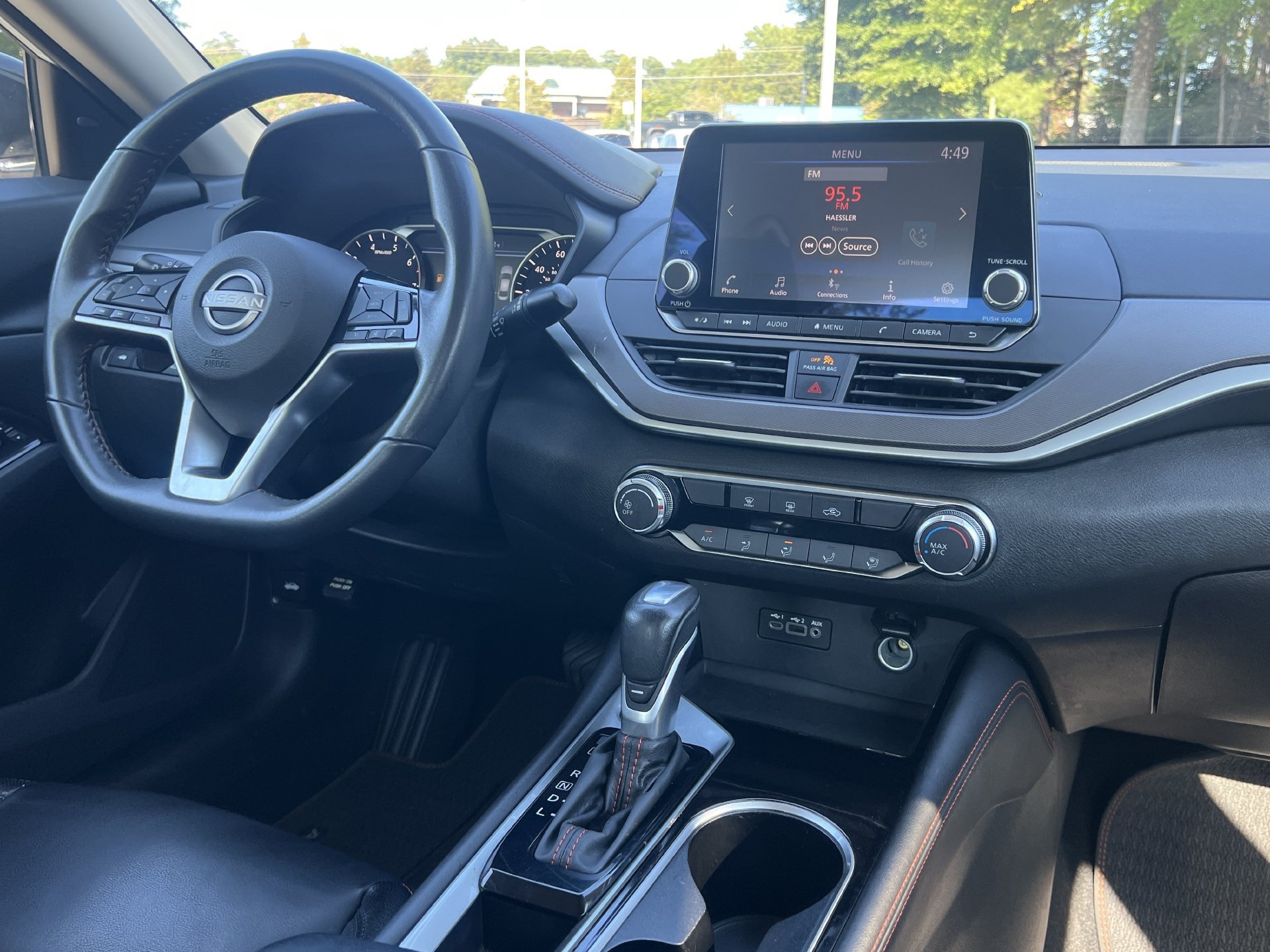 Used 2024 Nissan Altima 2.5 SR FWD image 3