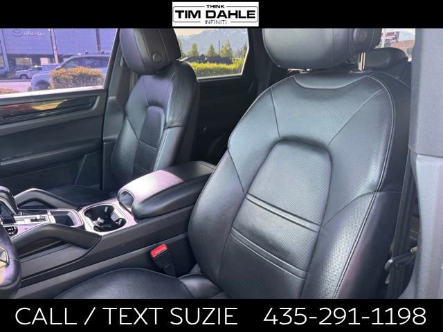 Used 2019 Porsche Cayenne S w/ Premium Plus Package AWD/4WD image 13
