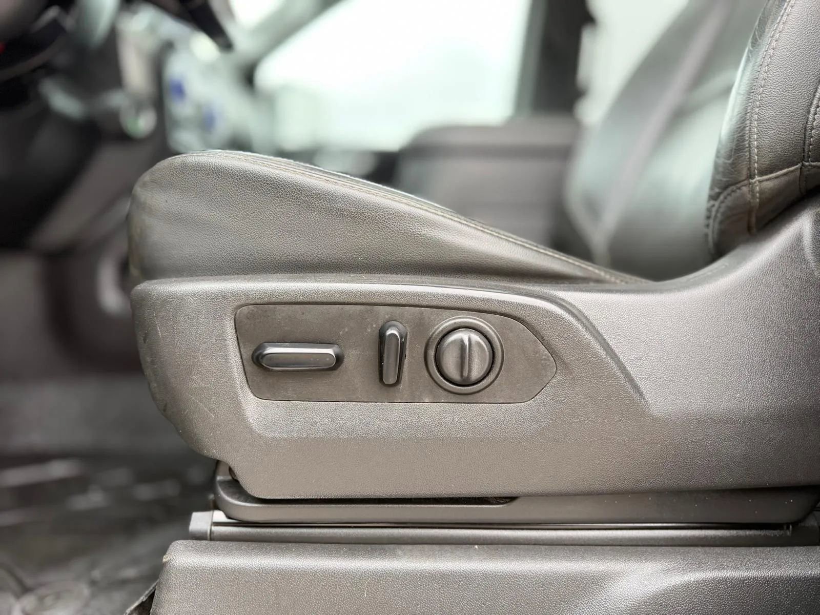 Used 2020 Chevrolet Silverado 2500 LTZ w/ LTZ Plus Package image 9