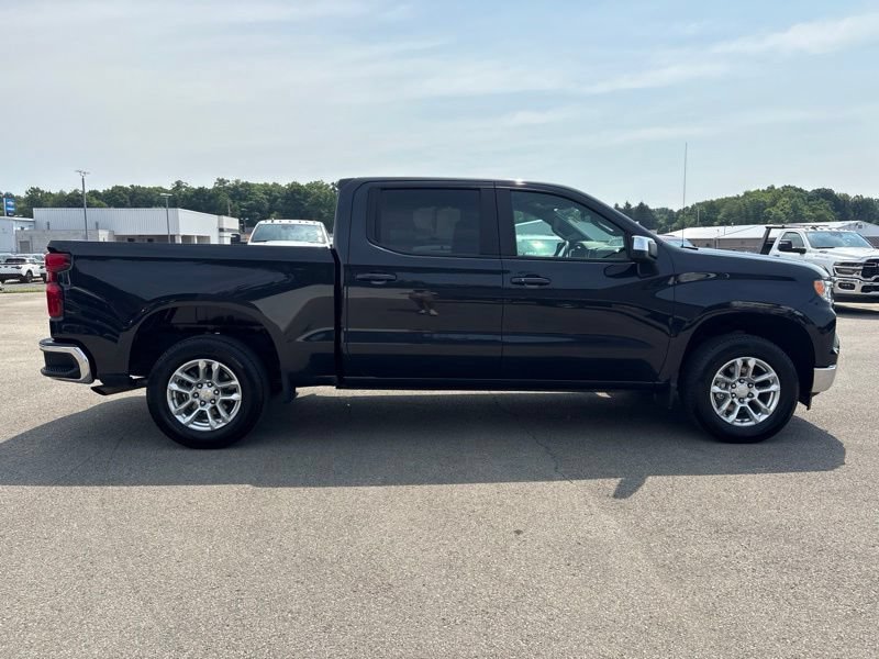 Used 2024 Chevrolet Silverado 1500 LT AWD/4WD image 2
