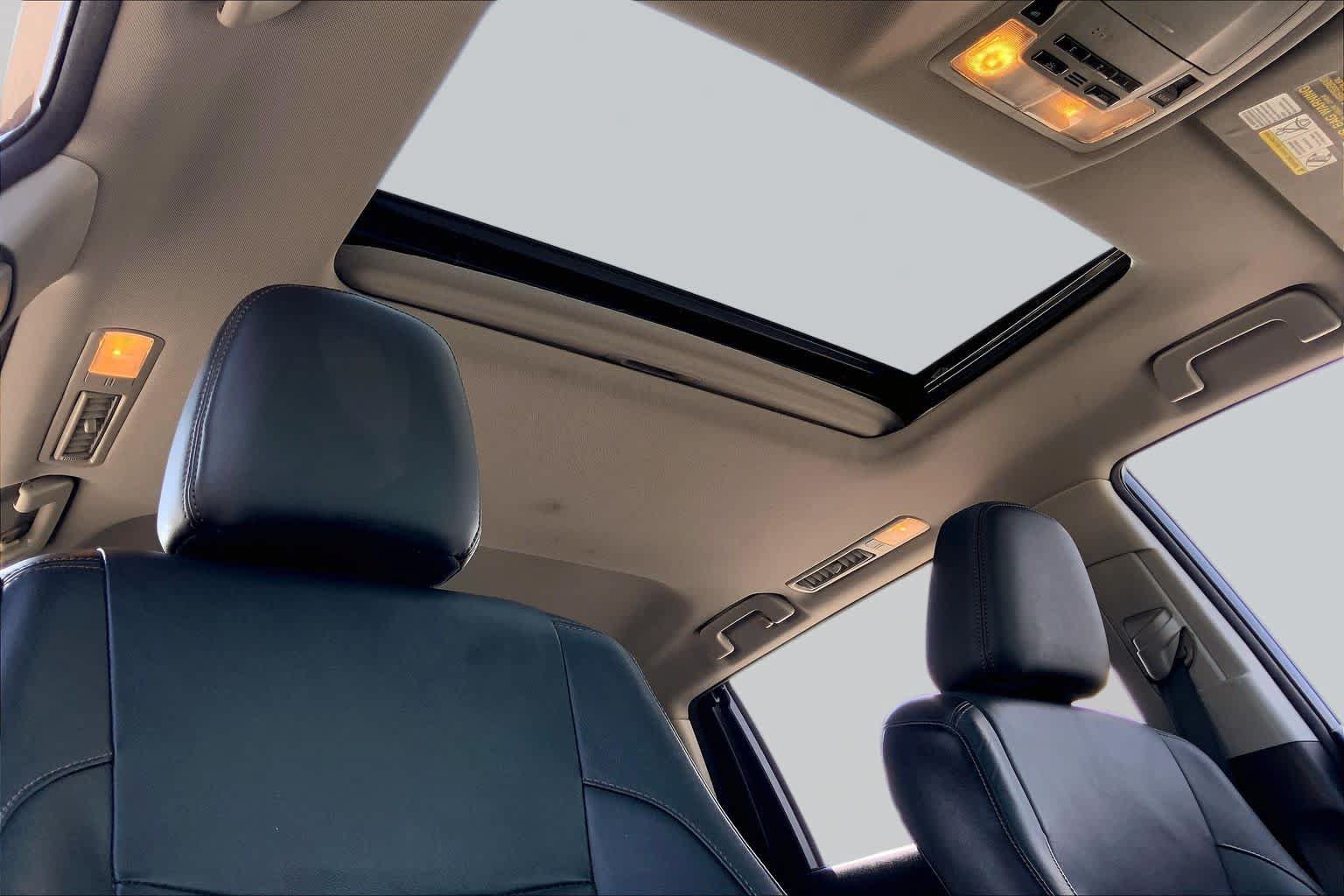 Used 2015 Toyota Highlander XLE FWD image 14