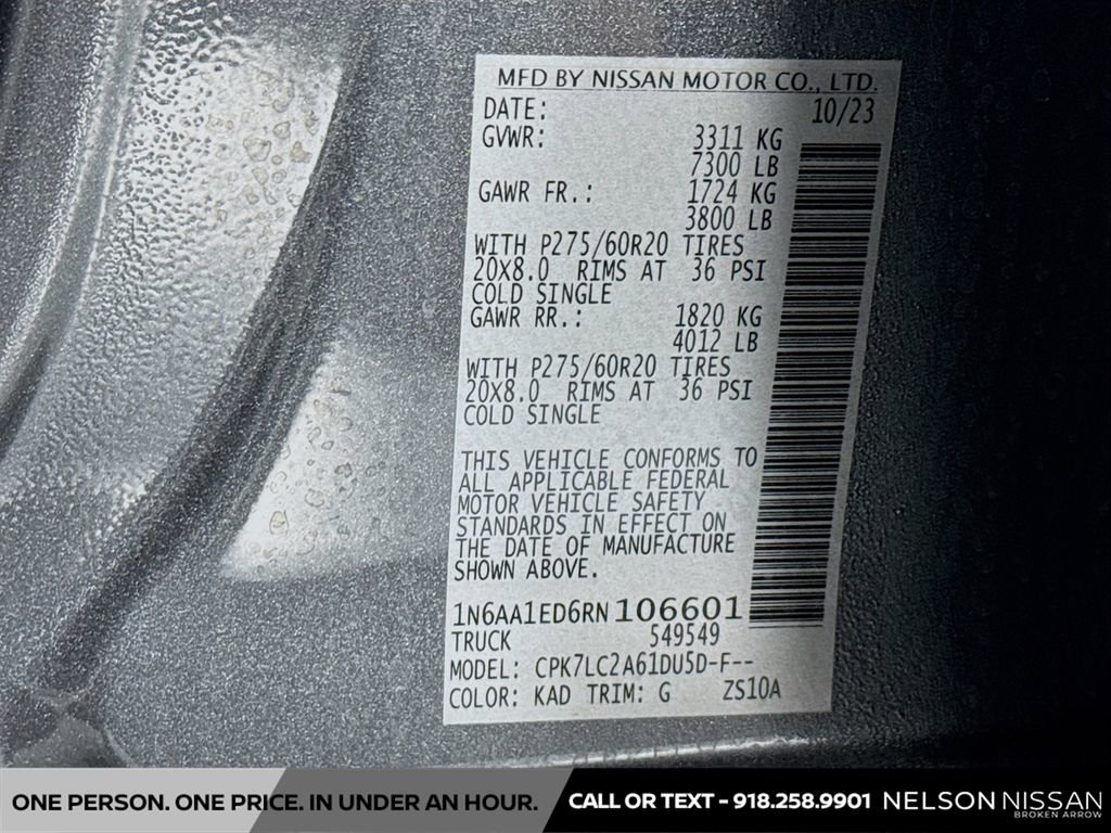 Used 2024 Nissan Titan SV image 30