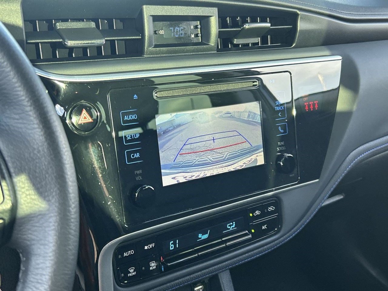 Used 2018 Toyota Corolla SE FWD image 24
