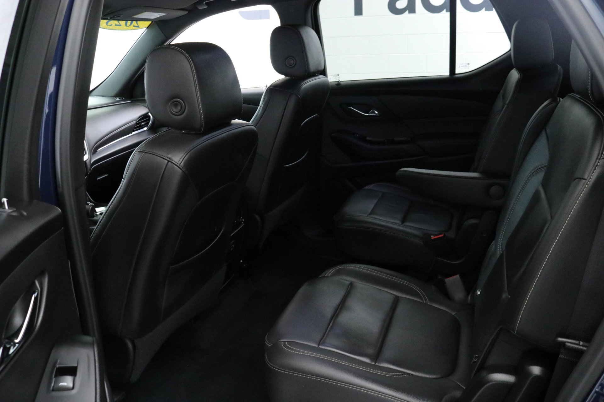 Used 2023 Chevrolet Traverse LT image 25