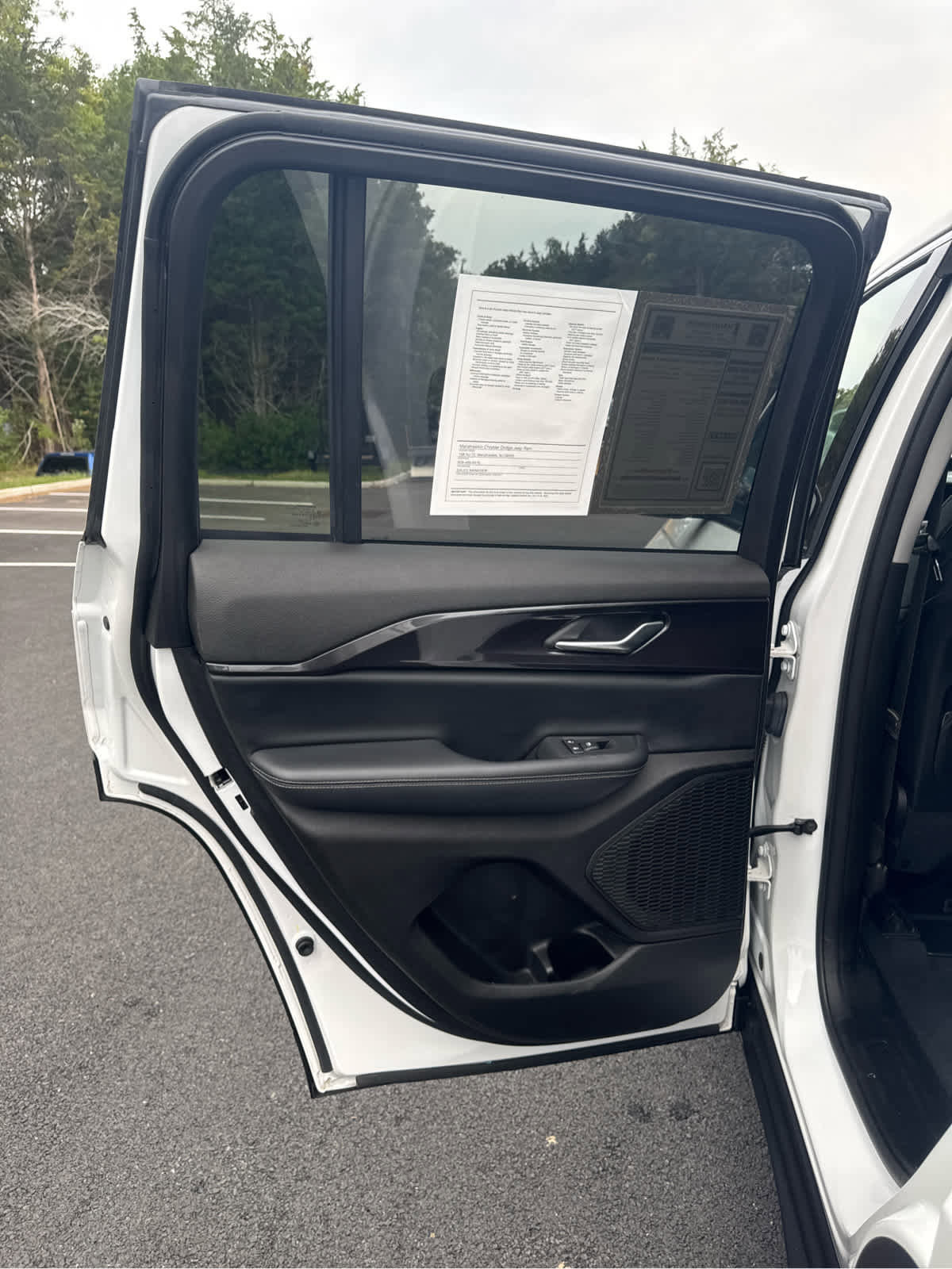 Certified 2023 Jeep Grand Cherokee Laredo image 19