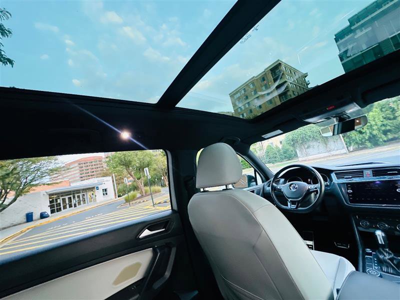 Used 2021 Volkswagen Tiguan SE R-Line image 27