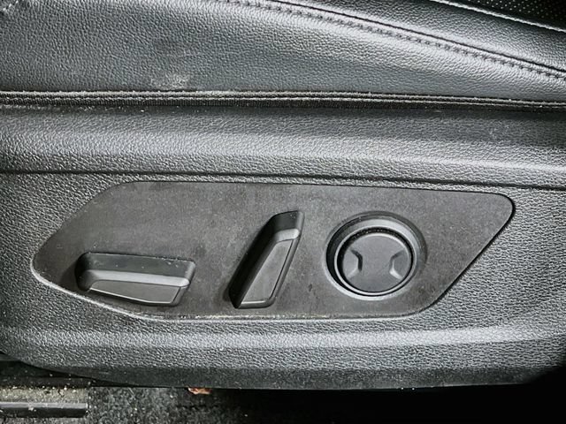 Used 2025 Kia Sportage EX FWD image 11