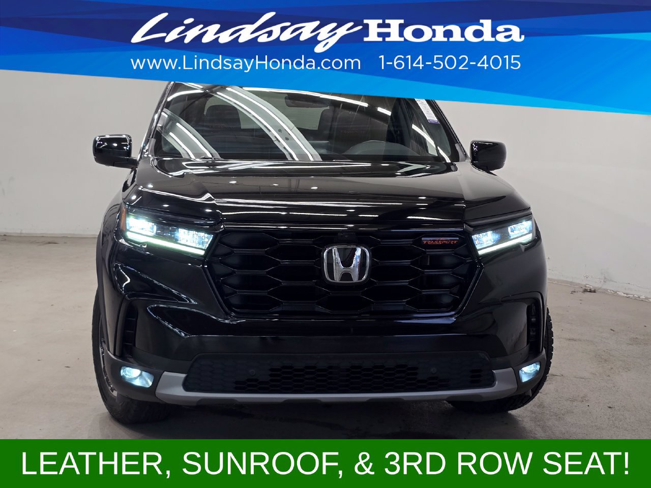 Used 2025 Honda Pilot TrailSport image 2