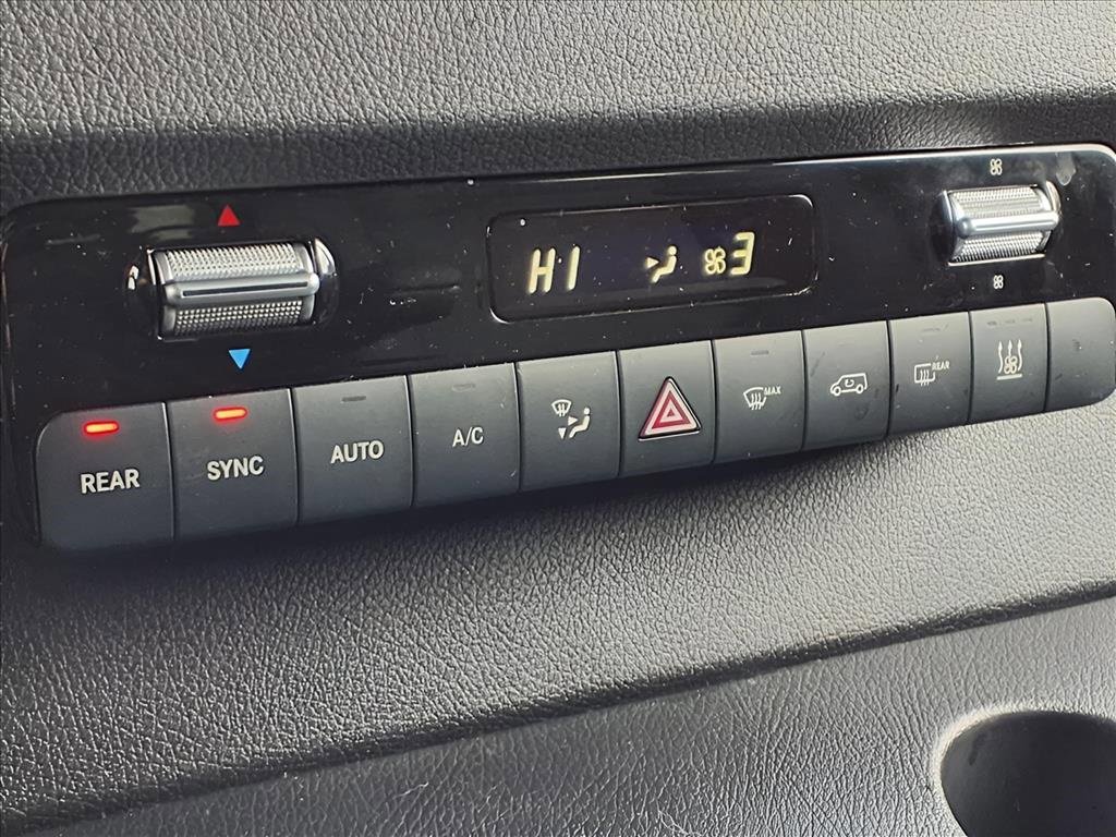 Used 2024 Mercedes-Benz Sprinter 2500 image 25