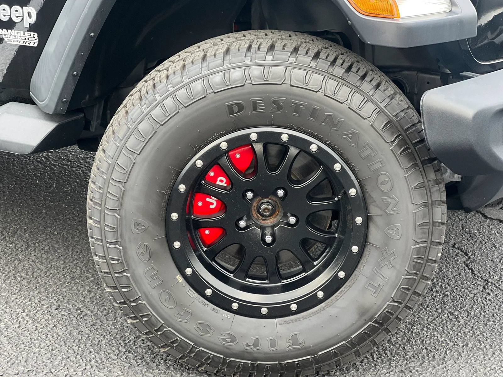 Used 2018 Jeep Wrangler Unlimited Sport AWD/4WD image 3