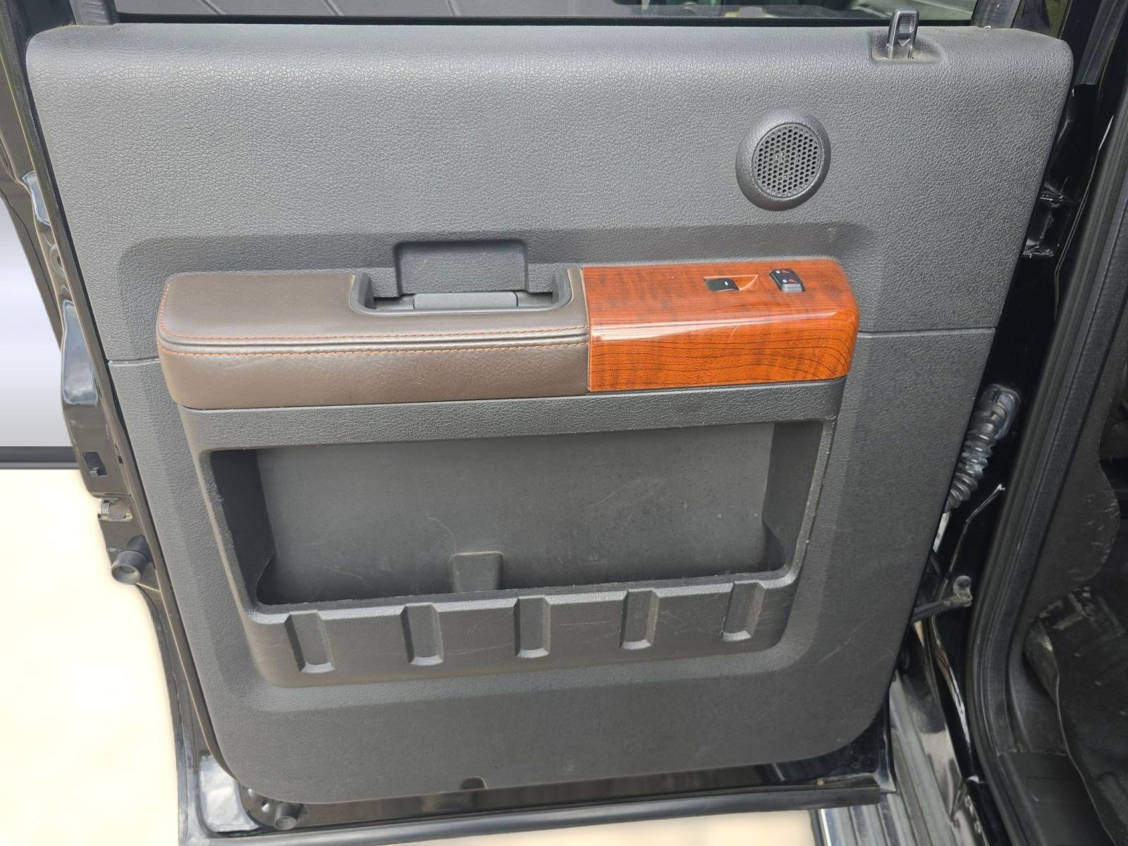 Used 2016 Ford F250 King Ranch image 19