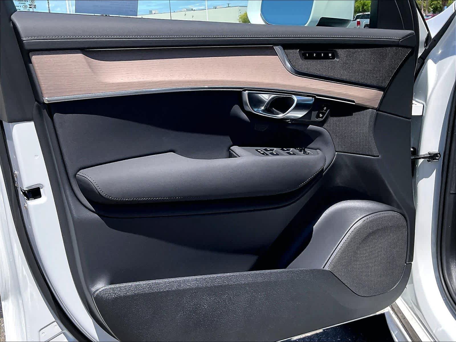 New 2026 Volvo XC90 B6 Core AWD/4WD image 24