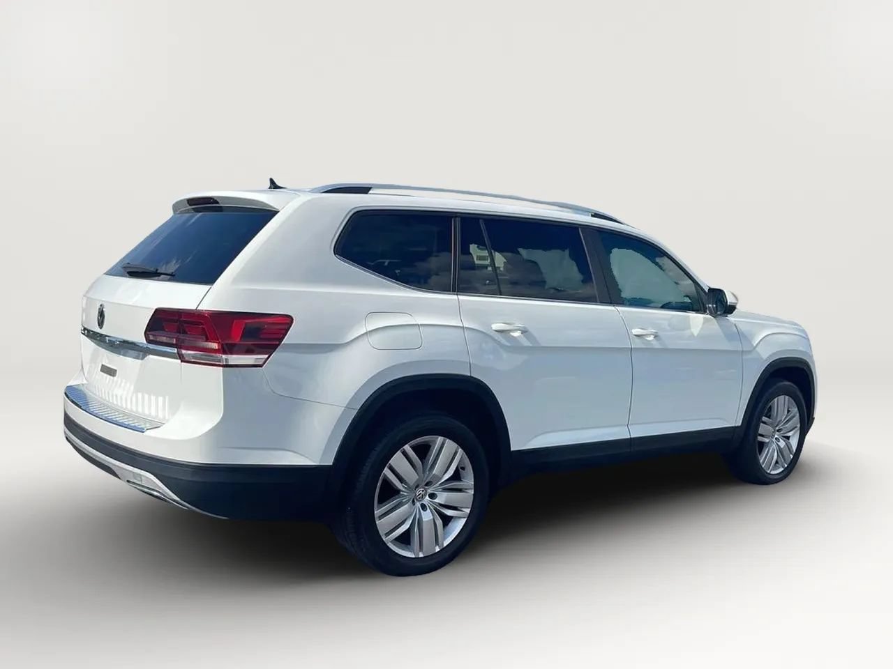 Used 2019 Volkswagen Atlas SE w/ Panoramic Sunroof Package FWD image 6