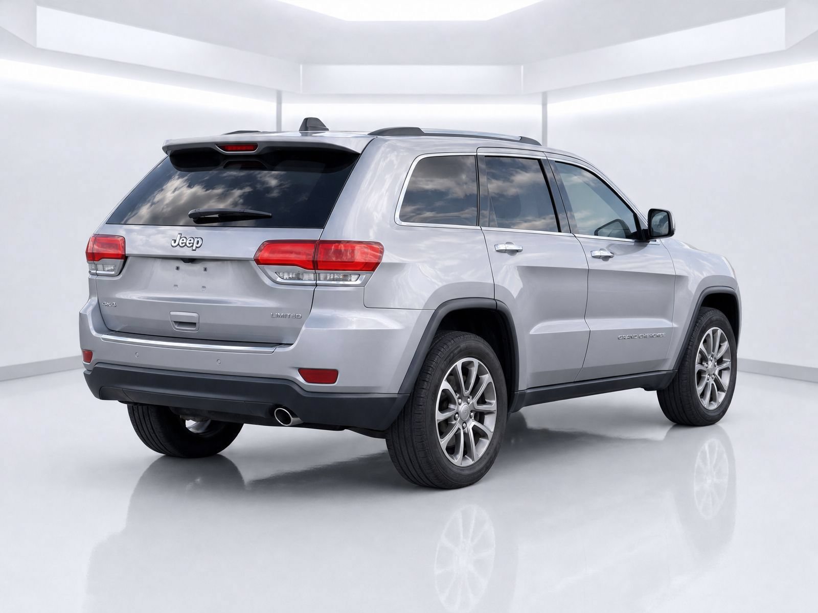 Used 2016 Jeep Grand Cherokee Limited AWD/4WD image 4