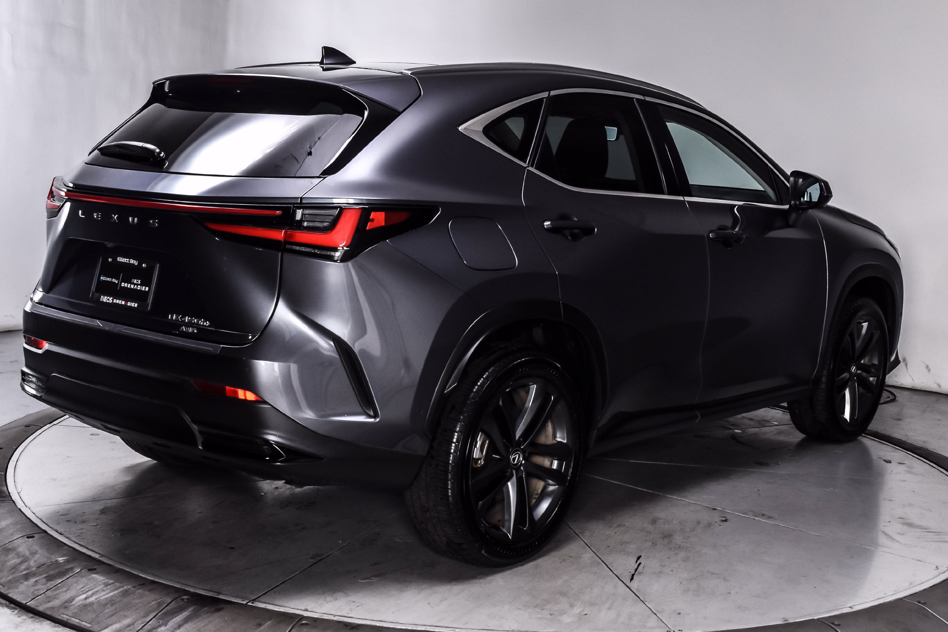 Used 2025 Lexus NX 450h+ AWD w/ Towing Package (2000 Lbs) image 6