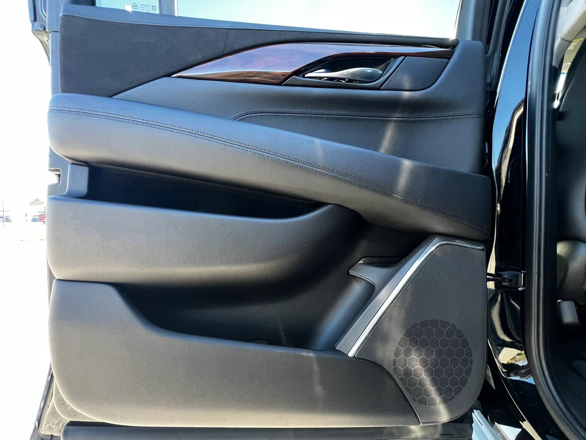 Used 2015 Cadillac Escalade ESV Luxury image 20