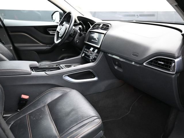 Used 2020 Jaguar F-PACE Prestige AWD/4WD image 18