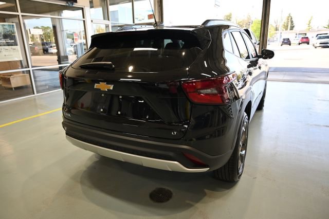 Used 2025 Chevrolet Trax LT w/ Driver Confidence Package FWD image 5