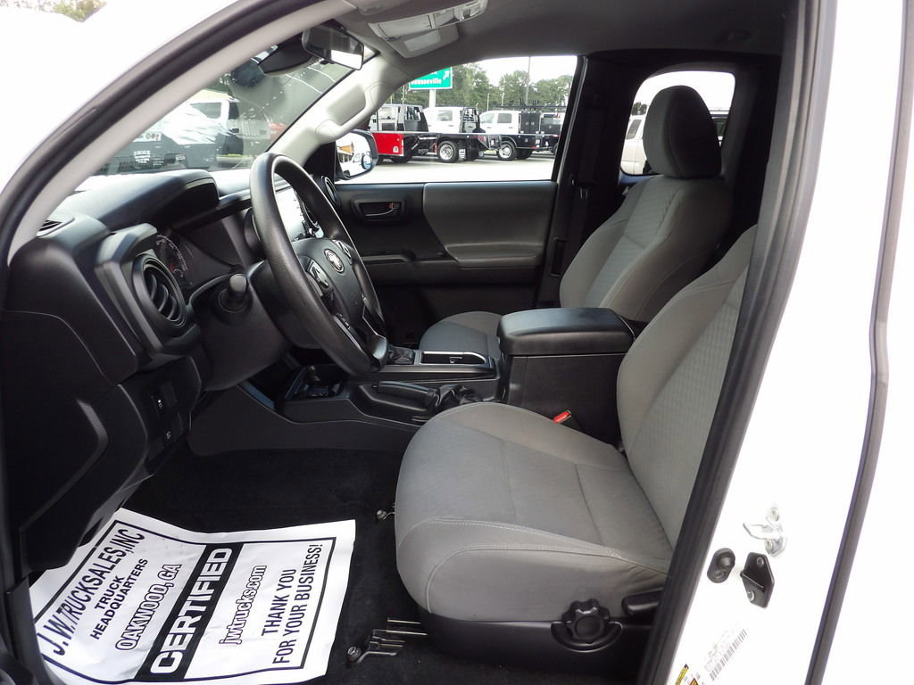 Used 2022 Toyota Tacoma SR image 17