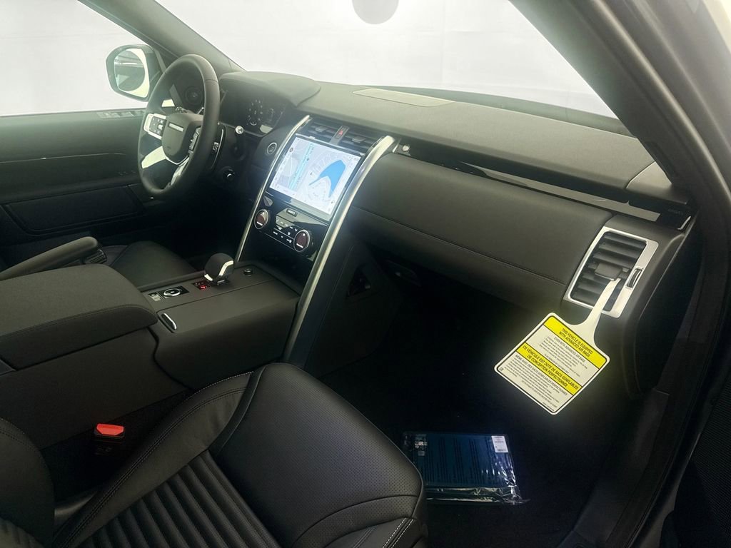New 2026 Land Rover Discovery S AWD/4WD image 28