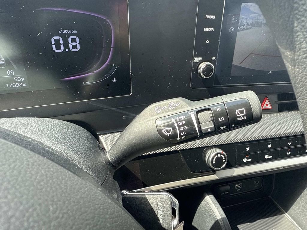 Used 2024 Kia Sportage LX image 29