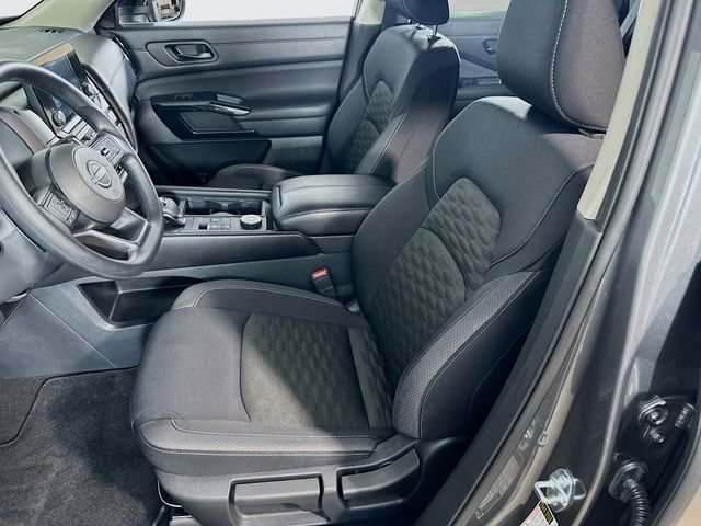 Used 2024 Nissan Pathfinder S image 15