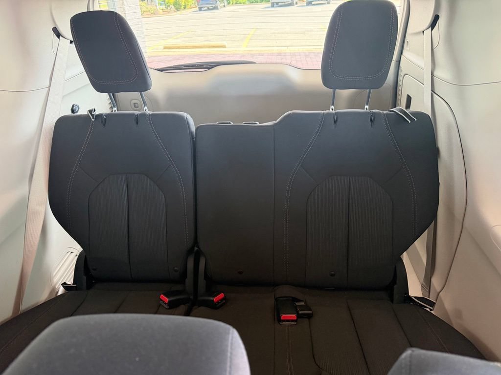 Used 2018 Chrysler Pacifica Touring Plus FWD image 46