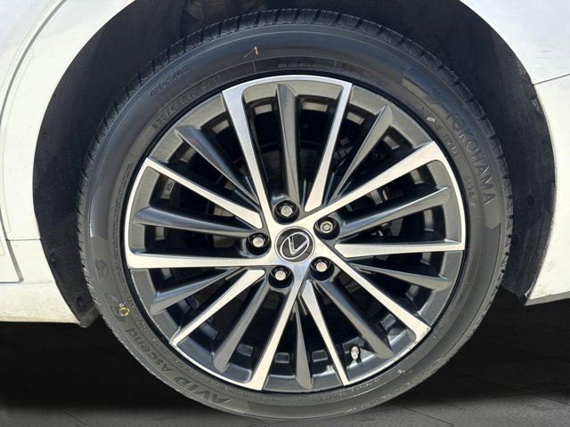 Certified 2023 Lexus ES 350 w/ Premium Package FWD image 22