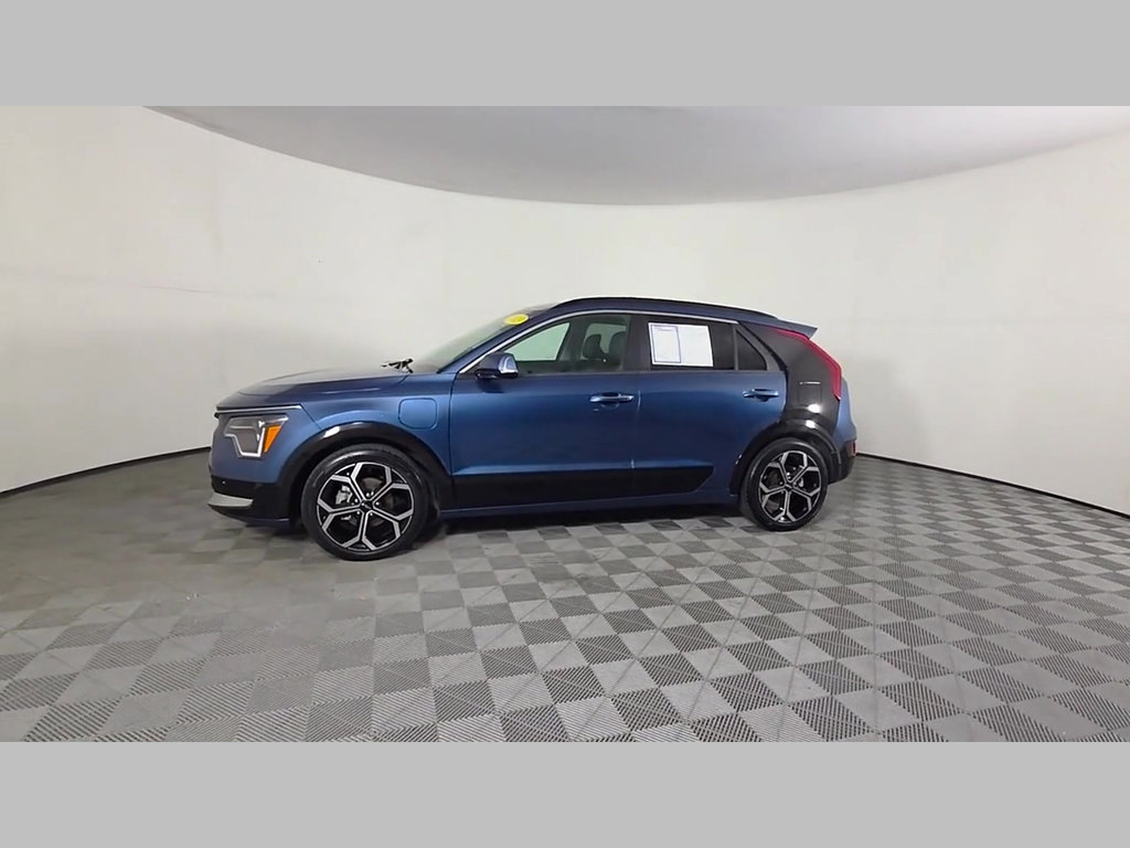 Used 2023 Kia Niro SX Touring FWD image 47