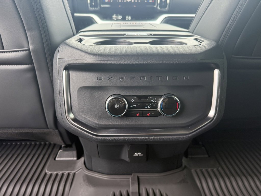 New 2025 Ford Expedition Platinum image 19