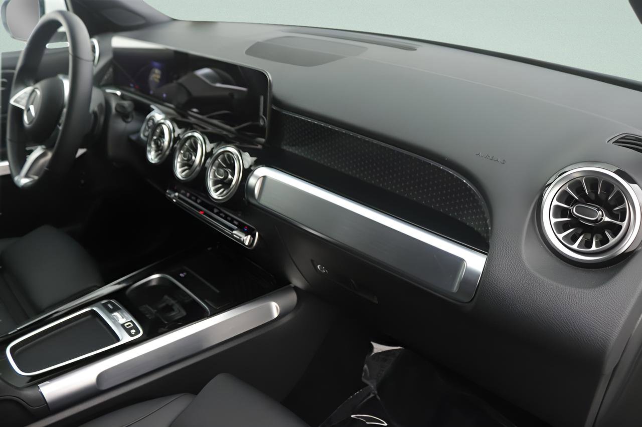 Certified 2026 Mercedes-Benz GLB 250 image 22