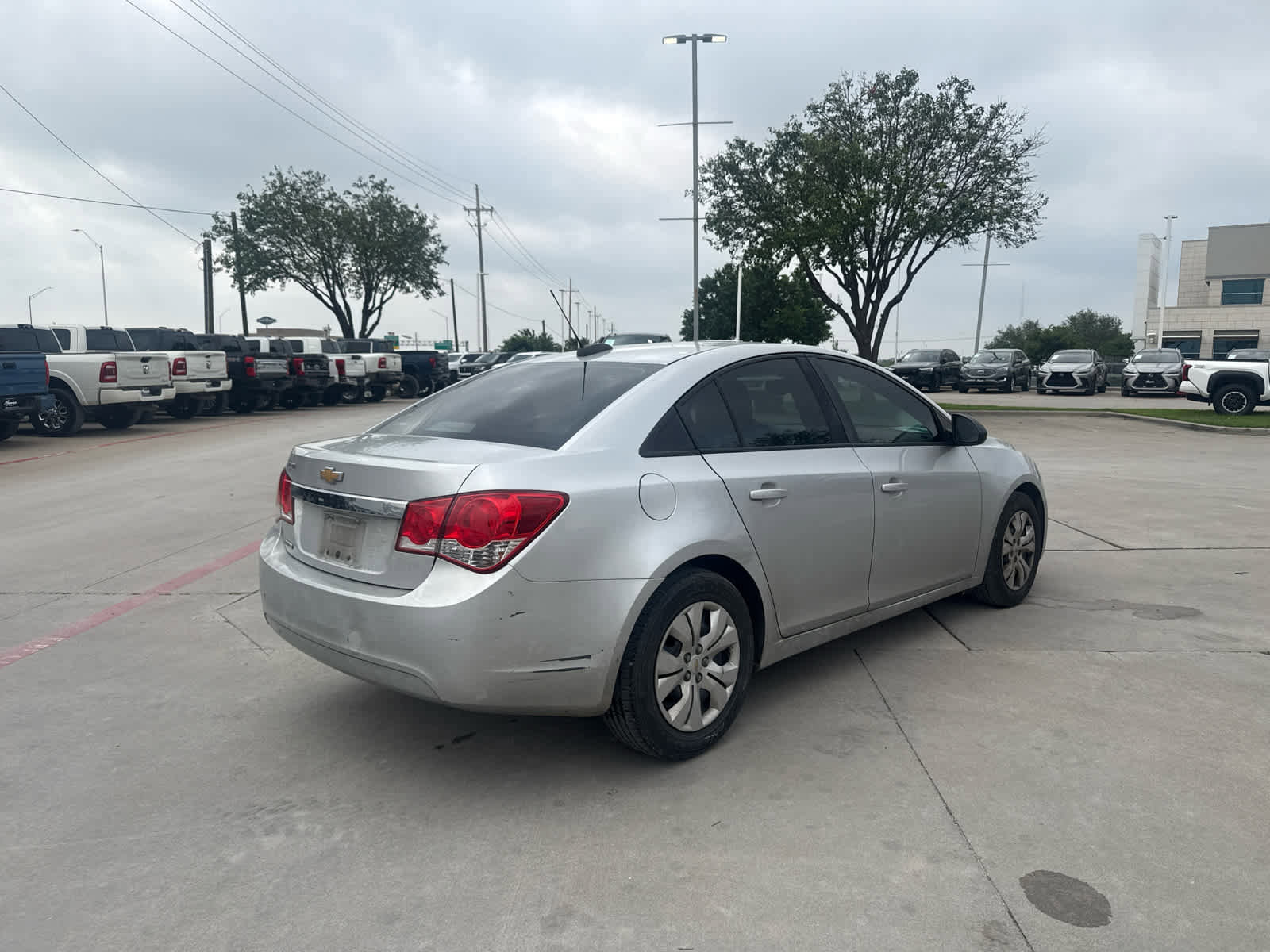 Used 2015 Chevrolet Cruze LS FWD image 4