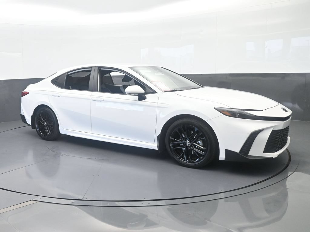 Used 2026 Toyota Camry SE FWD image 8