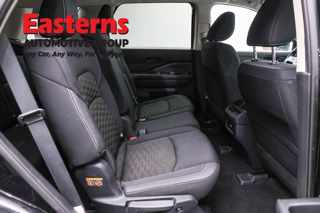 Used 2024 Nissan Pathfinder S AWD/4WD image 23