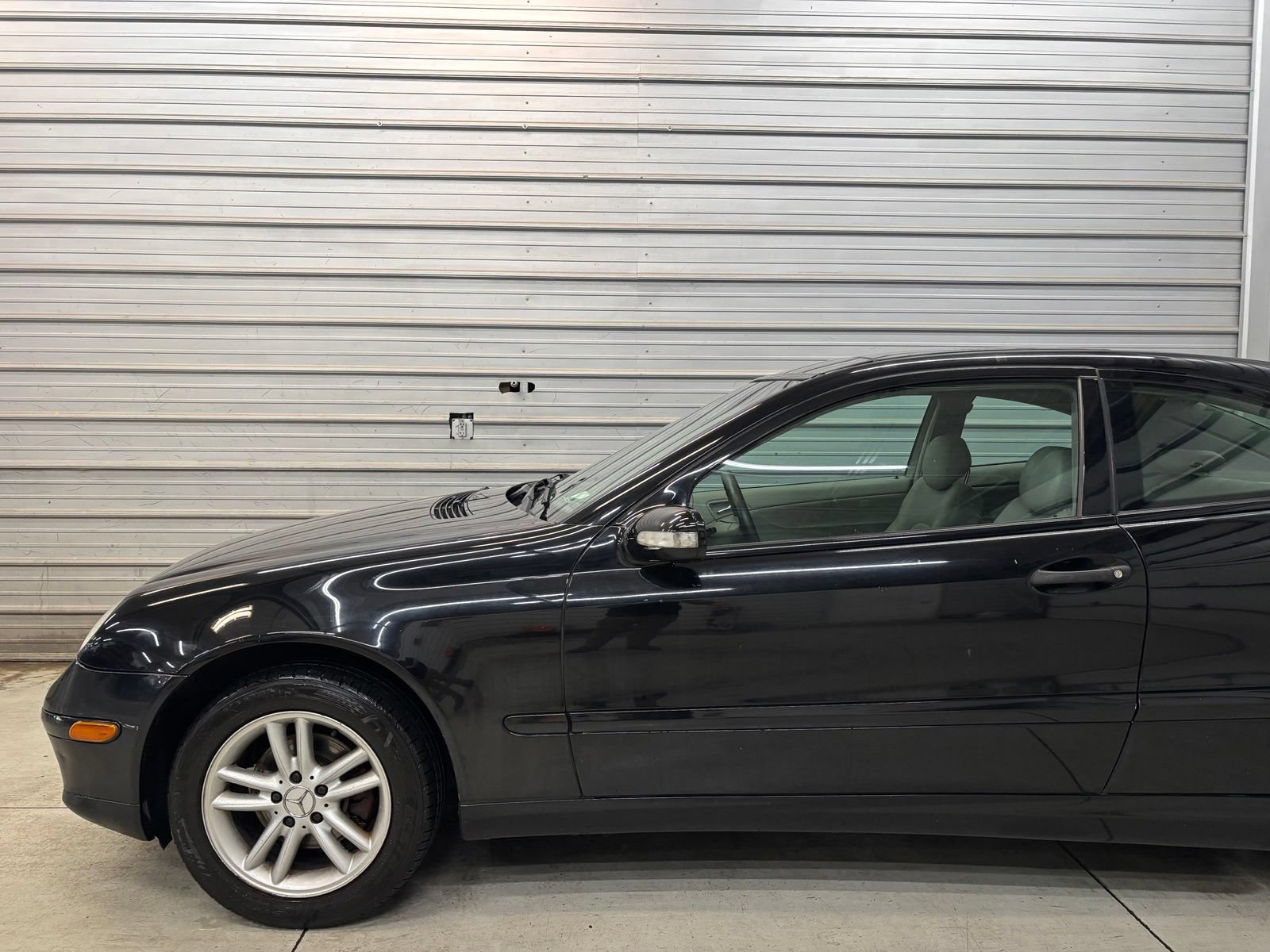 Used 2002 Mercedes-Benz C 230 Coupe image 3