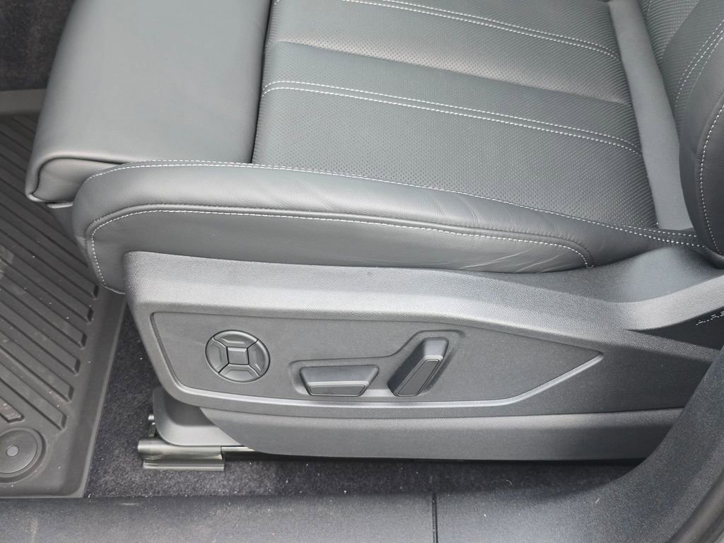 Used 2025 Audi Q5 Premium Plus AWD/4WD image 25
