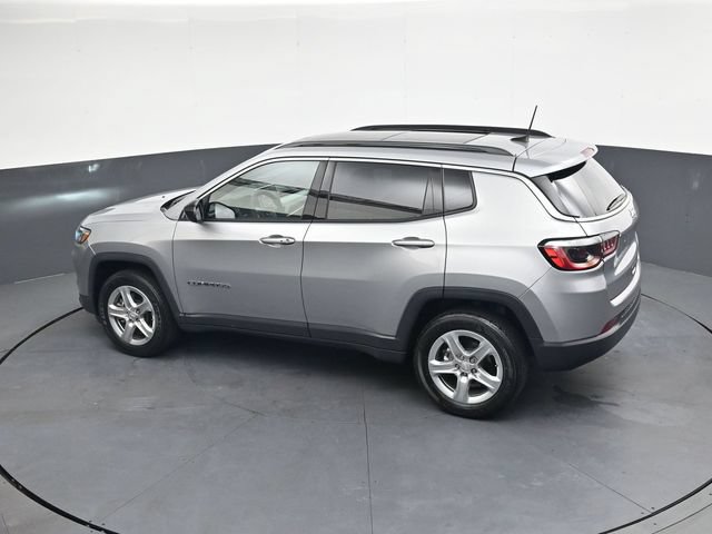 Used 2023 Jeep Compass Latitude w/ Sun and Sound Group AWD/4WD image 27