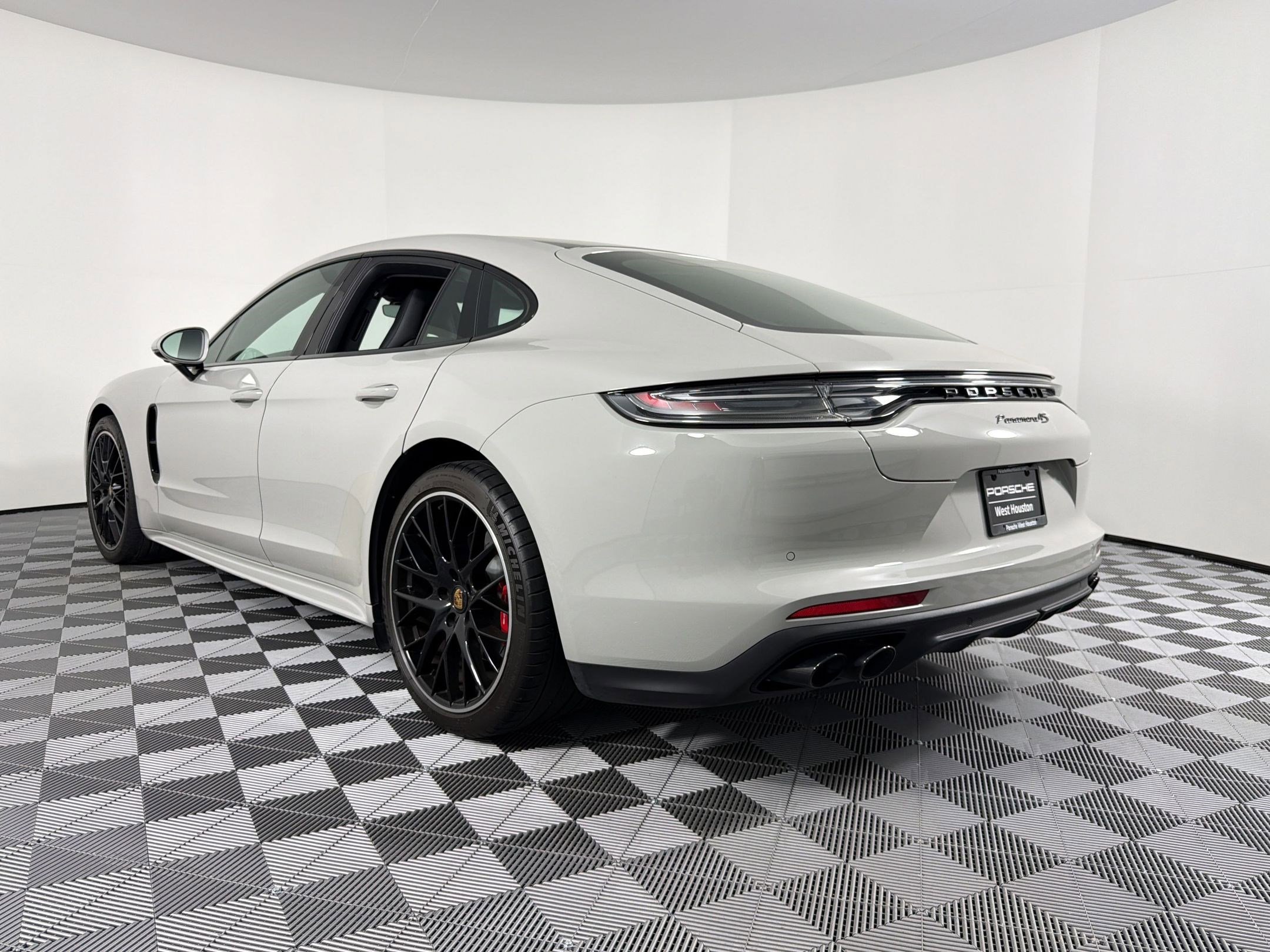 Certified 2021 Porsche Panamera 4S AWD/4WD image 3
