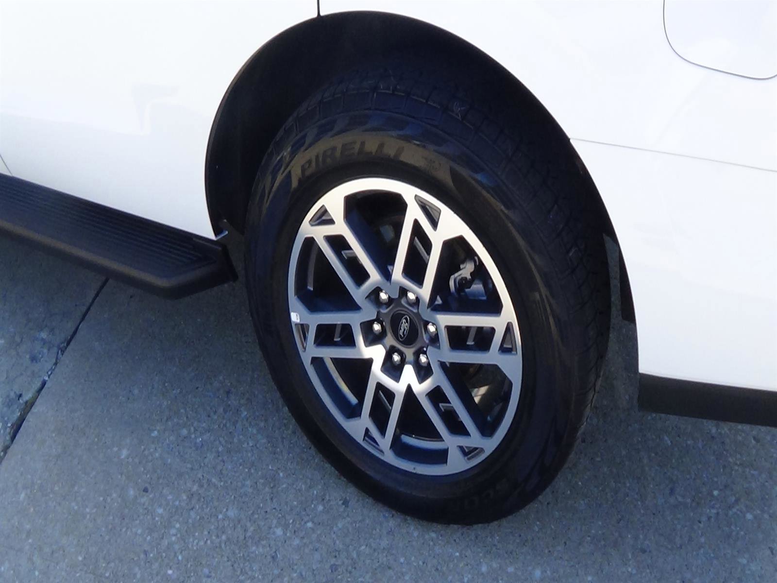 Used 2025 Ford Expedition Active AWD/4WD image 9