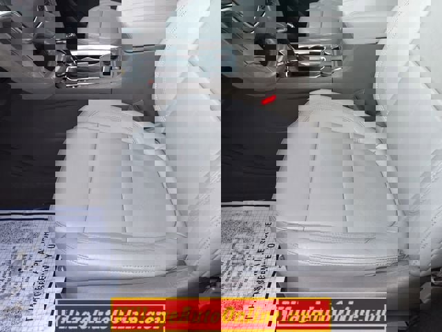 Used 2019 Chevrolet Traverse LT w/ LT Premium Package image 19