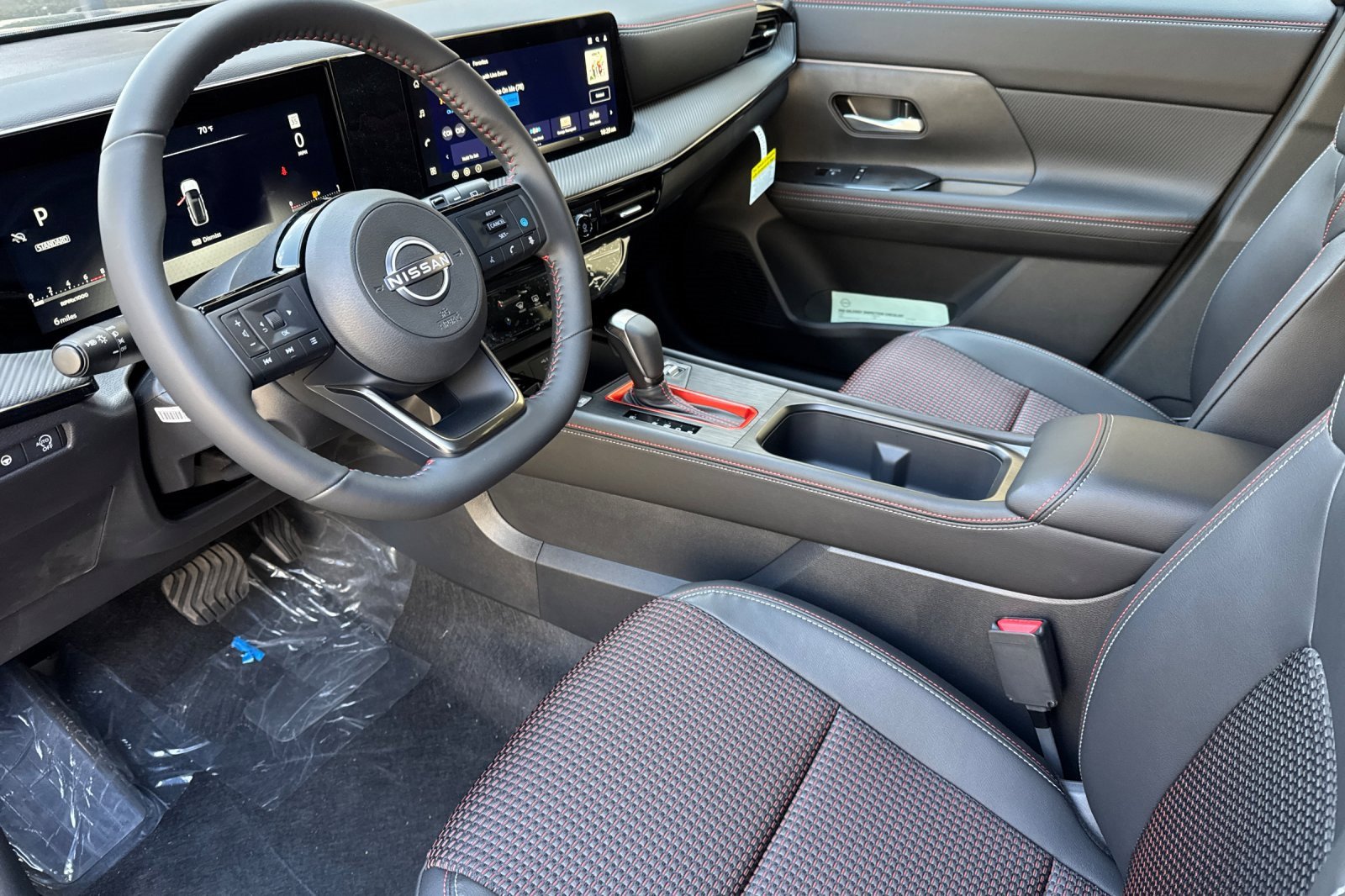 New 2026 Nissan Kicks SR image 7