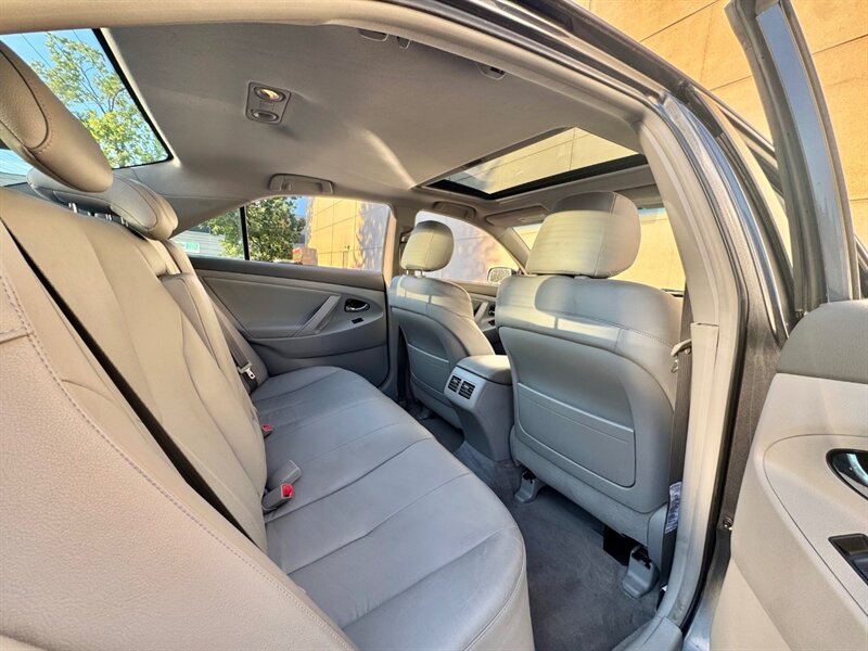 Used 2008 Toyota Camry Hybrid FWD image 24
