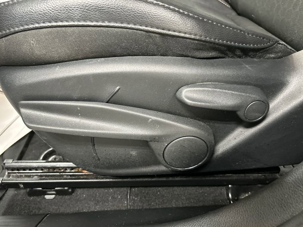 Used 2019 Jeep Compass Latitude w/ Cold Weather Group AWD/4WD image 10