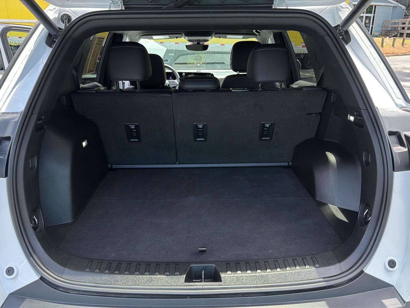Used 2025 Chevrolet Equinox LT w/ Convenience Package II FWD image 33
