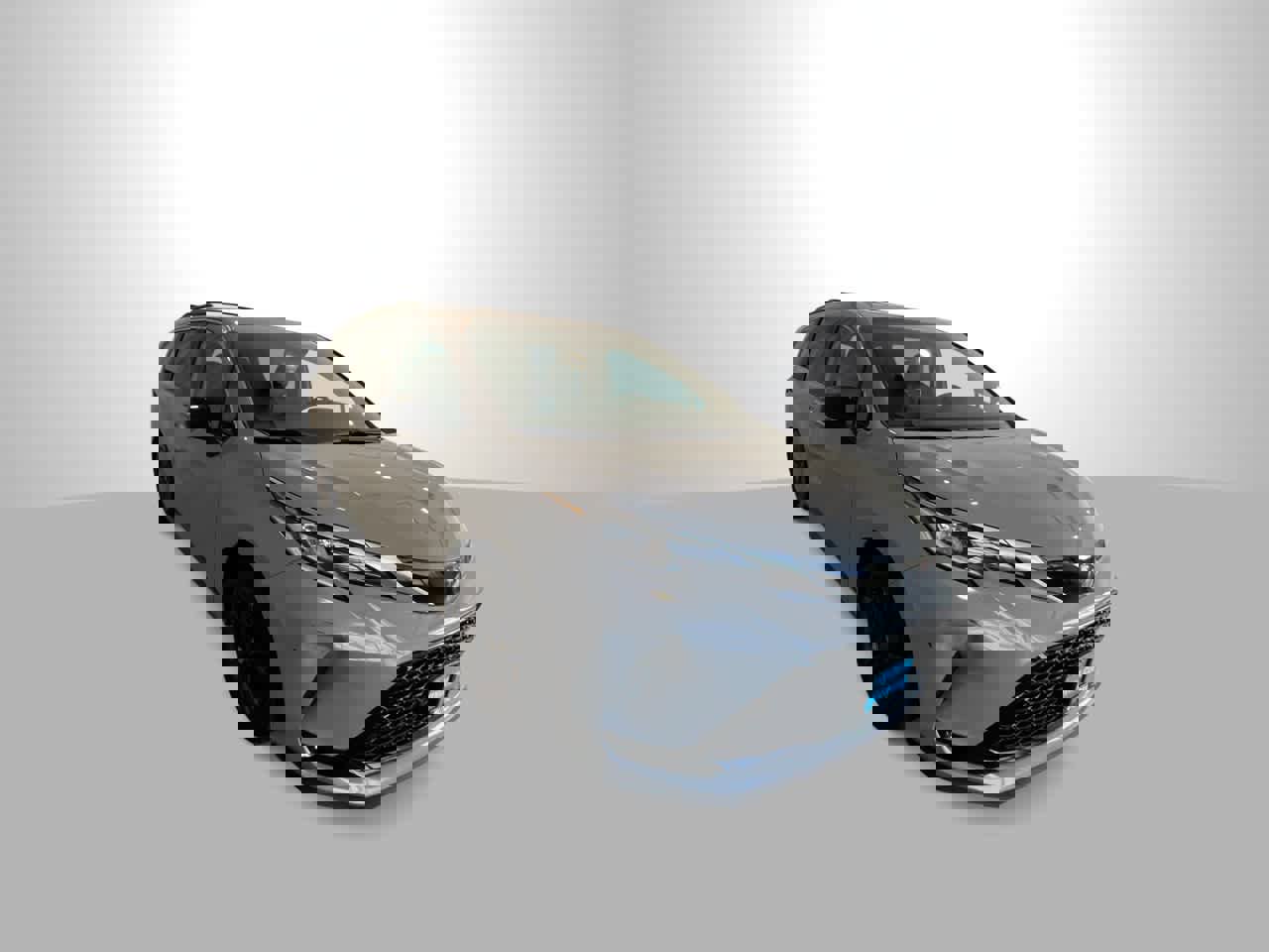 Used 2024 Toyota Sienna XSE w/ XSE Plus Package image 2