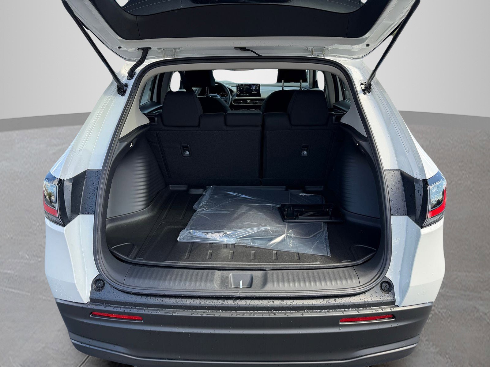 New 2026 Honda HR-V LX image 8